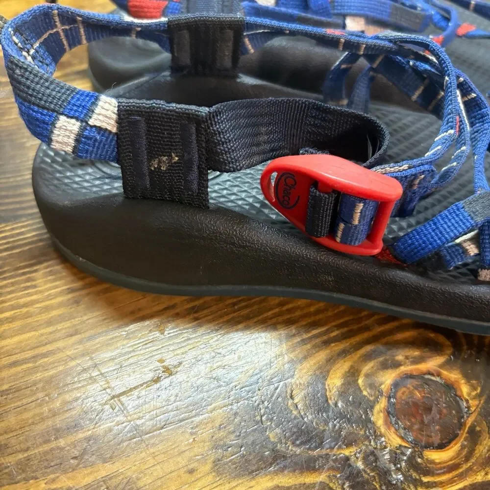 Chaco‎ Red And Blue Sandals Size 4
